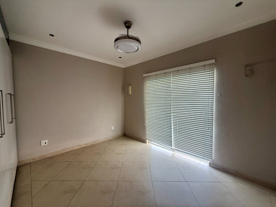 To Let 3 Bedroom Property for Rent in Caribbean Beach Club North West